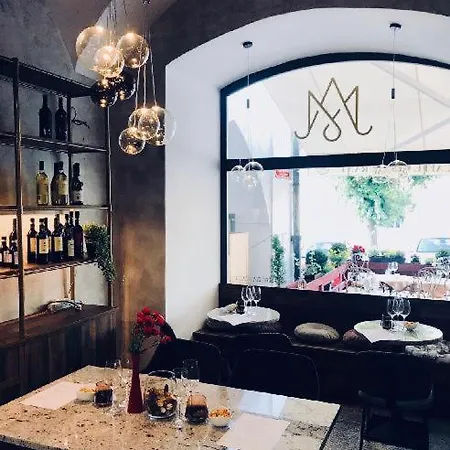 Hotel City Pisek 호텔 피세크