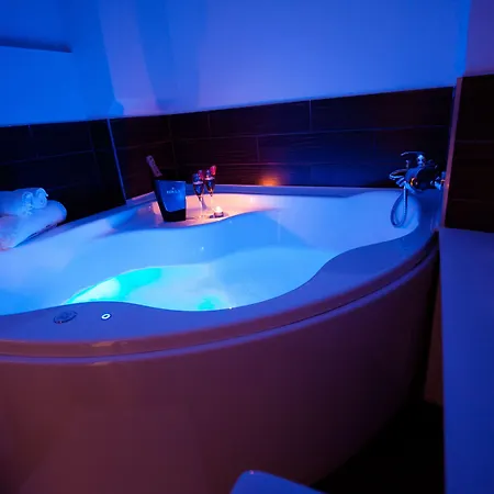 호텔 Hotel City Pisek