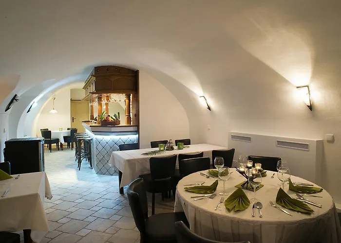فندق Hotel City Pisek 3*